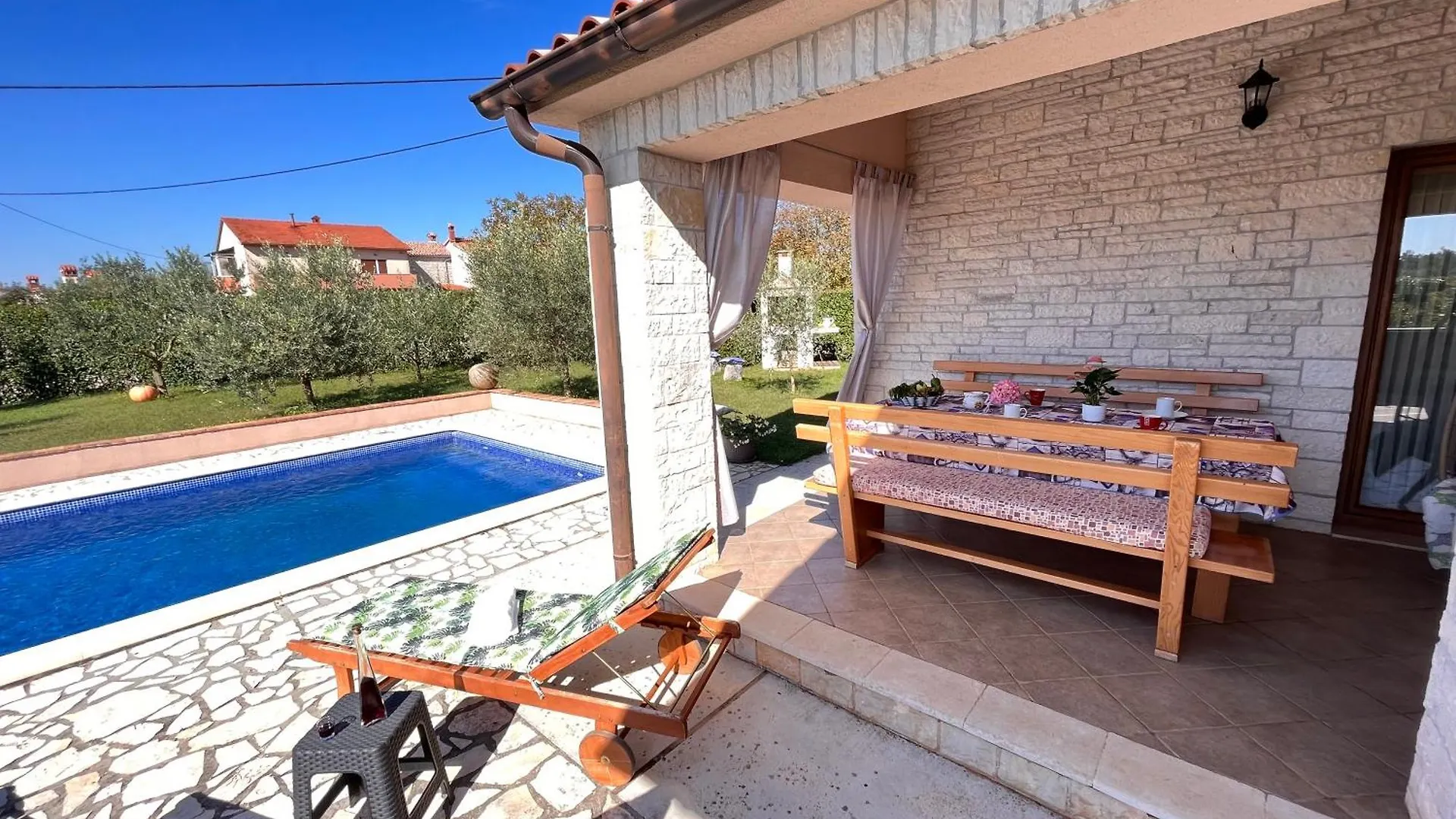 Villa Mirela With A Comfortable Garden And Pool Grandići Horvátország