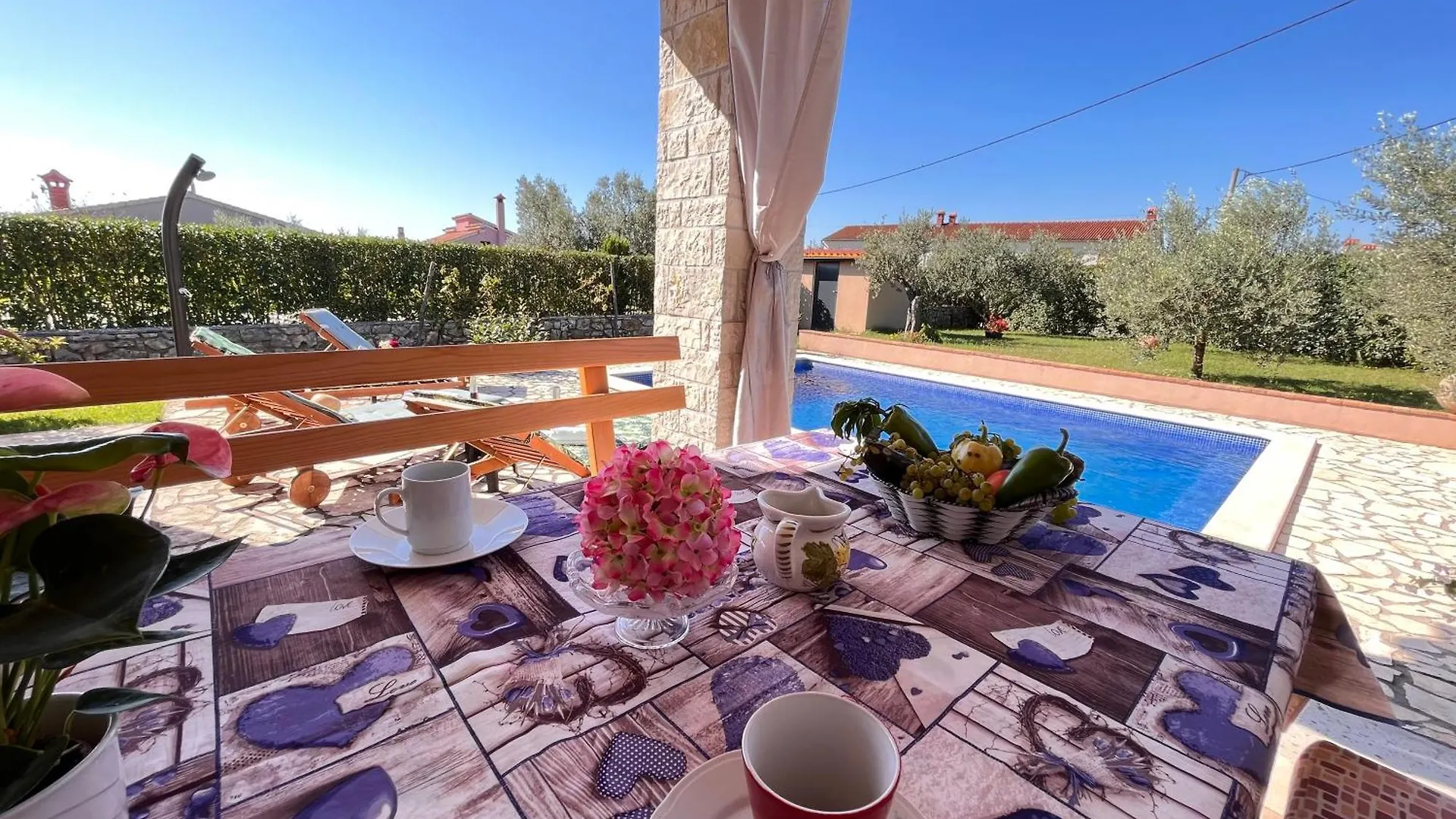 Villa Mirela With A Comfortable Garden And Pool Grandići 0*,